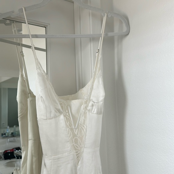 Selfie Leslie Lace Midi Dress White - Picture 3 of 9